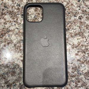 iPhone 11 black leather case. never used no box 😕